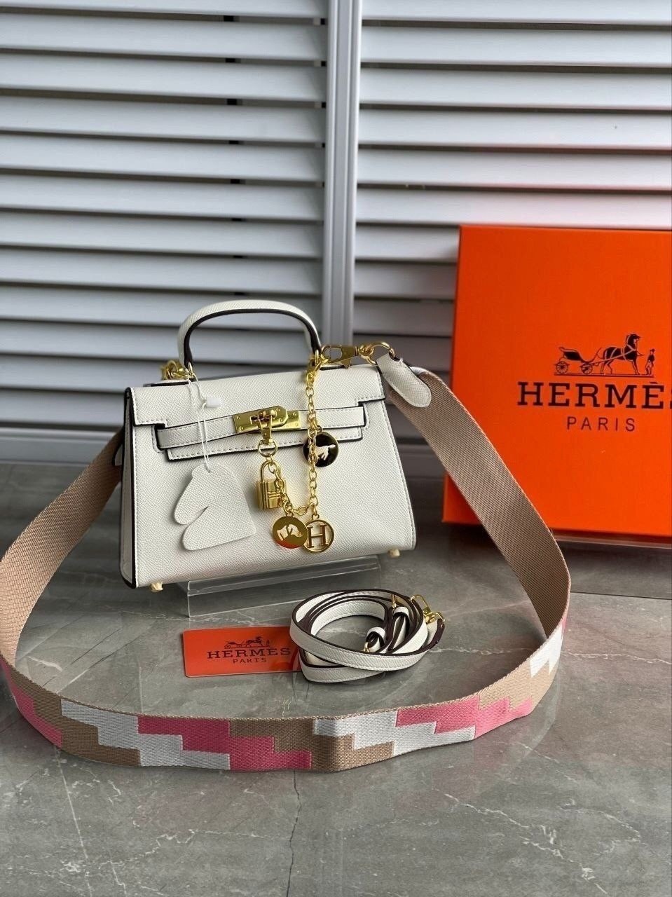 коробка для сумки 25 келли hermes,сумка брендовая в подарок hermes гермес,сумка женская маленькая hermes,сумка hermes,женская сумка hermes