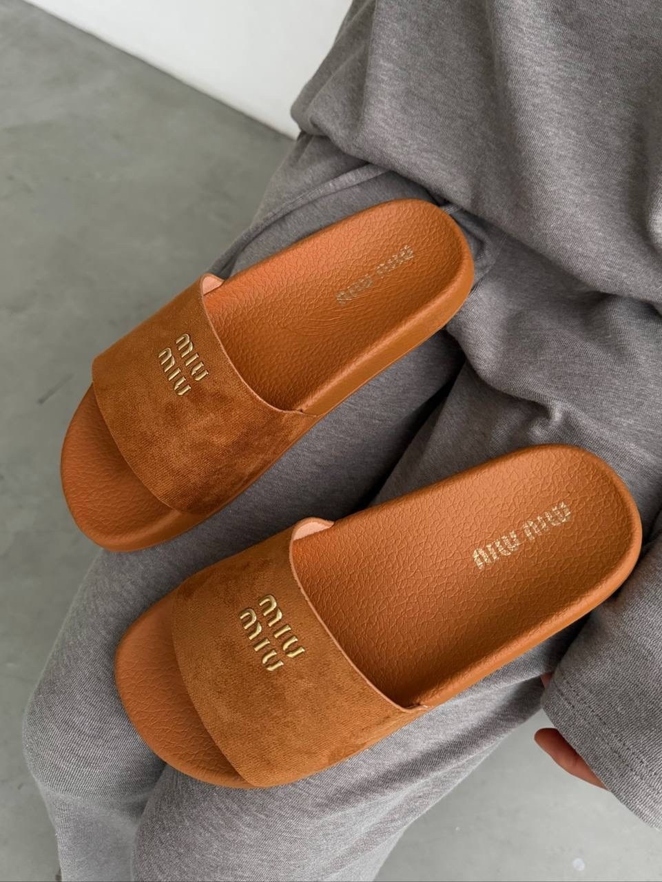 ,шлепанцы женские,puma by rihanna,тапки модные,сандали