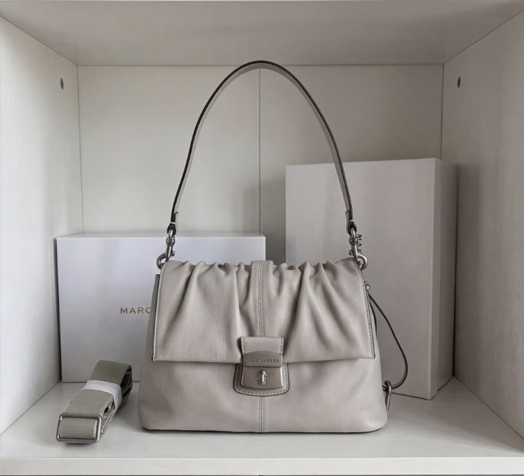 сумка,сумка женская,женская черная сумка,женская сумка через плечо,кожаная сумка женская