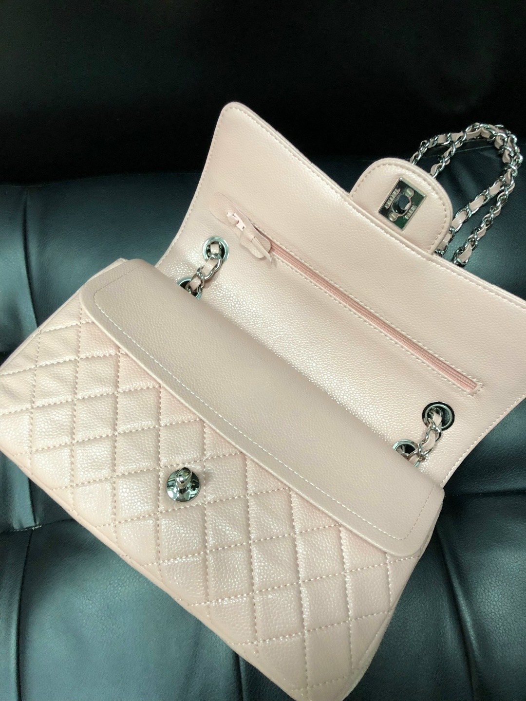 сумка шанель,chanel classic flap bag,chanel сумка,сумка шанель chanel 2.55 flap бежевая с фурнитурой серебро,сумка шанель бежевая