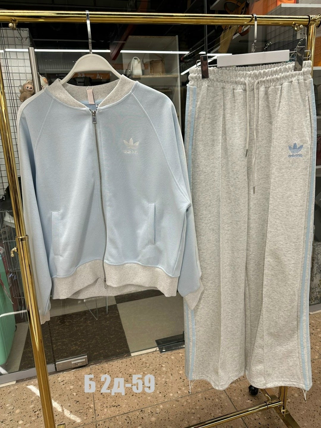 спортивный костюм adidas,спортивный костюм женский adidas,костюм спортивный adidas original,костюм adidas на кнопках,костюм adidas