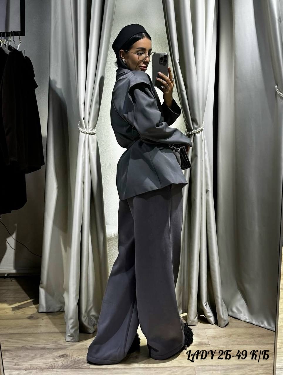 брючный костюм,брючный костюм женский,серый брючный костюм,костюм с брюками,брючный костюм свободного кроя