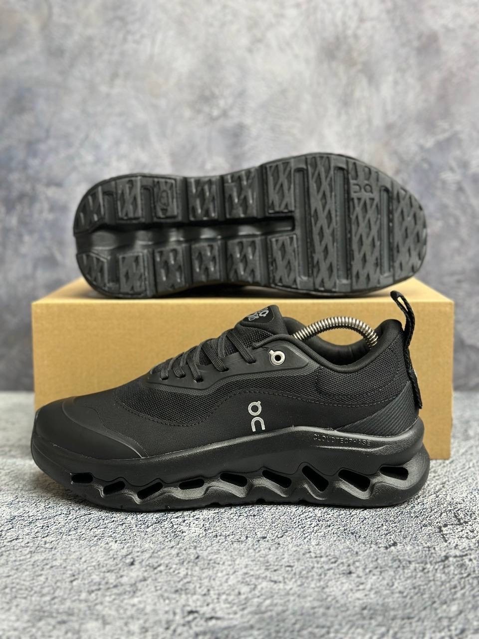 беговые кроссовки cloud hi водонепроницаемые черные on,кроссовки,черные кроссовки,кроссовки loewe,мужские кроссовки