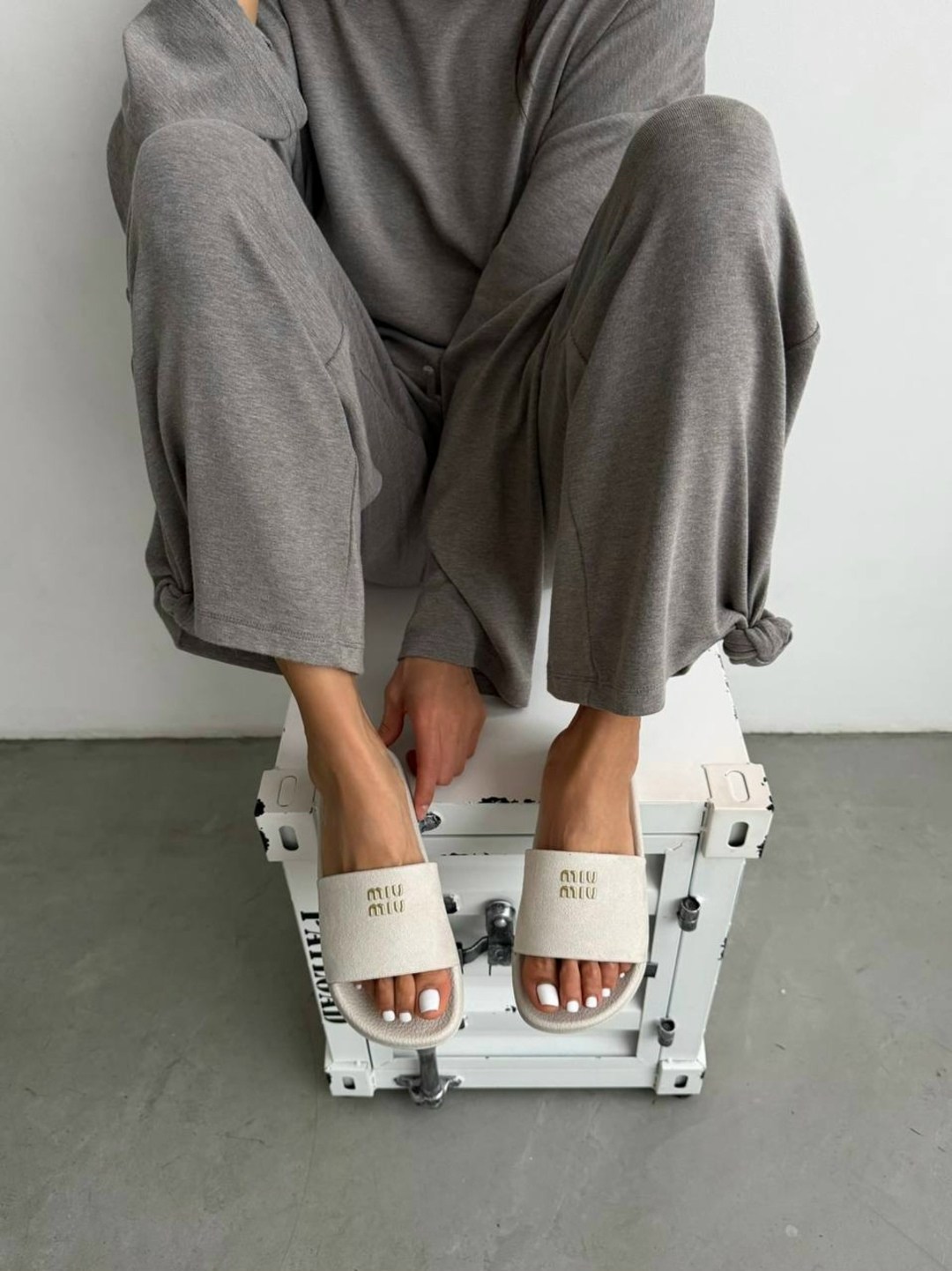 женские шлепанцы,шлепки женские,модные шлепки,женские босоножки, женская