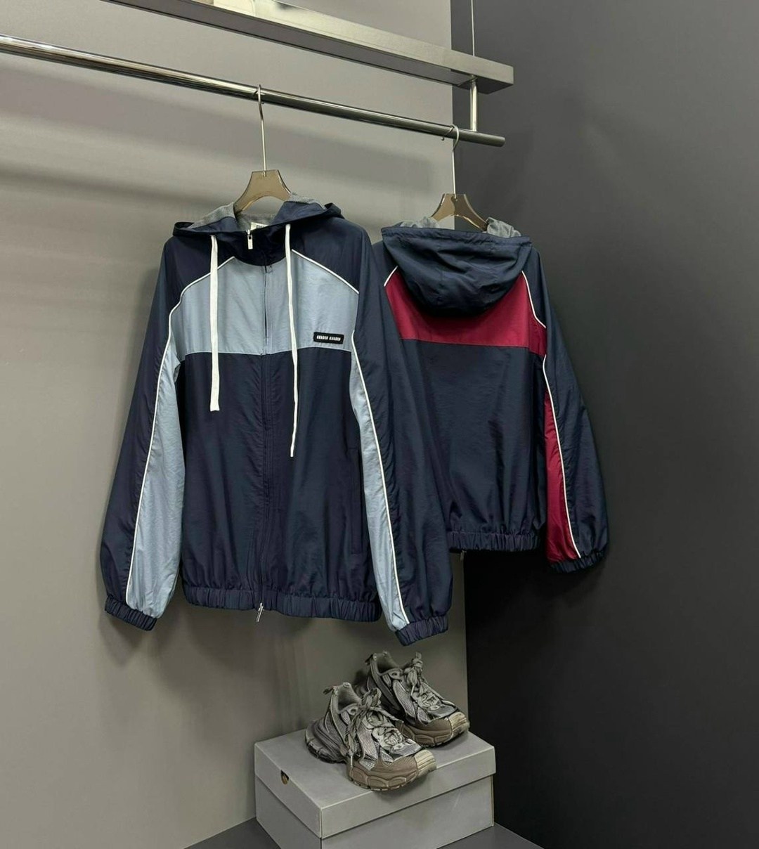 куртка бомбер,куртка женская,спортивная куртка,одежда модная