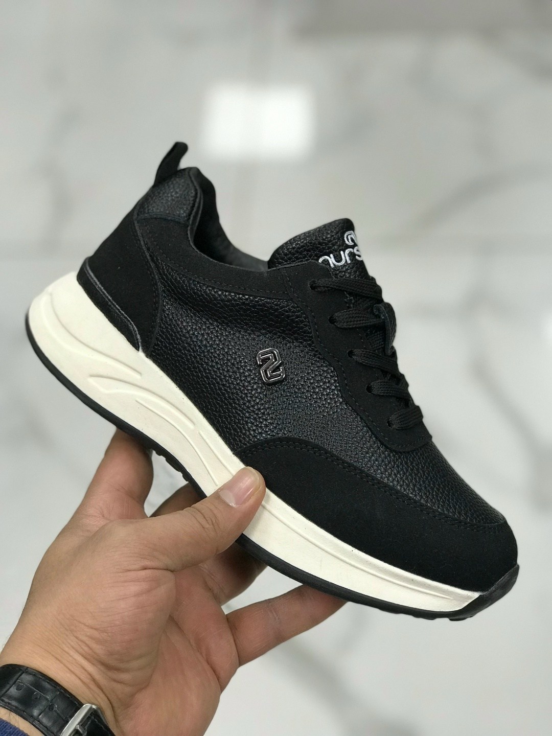 ,женские кроссовки,юничел кроссовки женские,кроссовки бежевые,спортивная