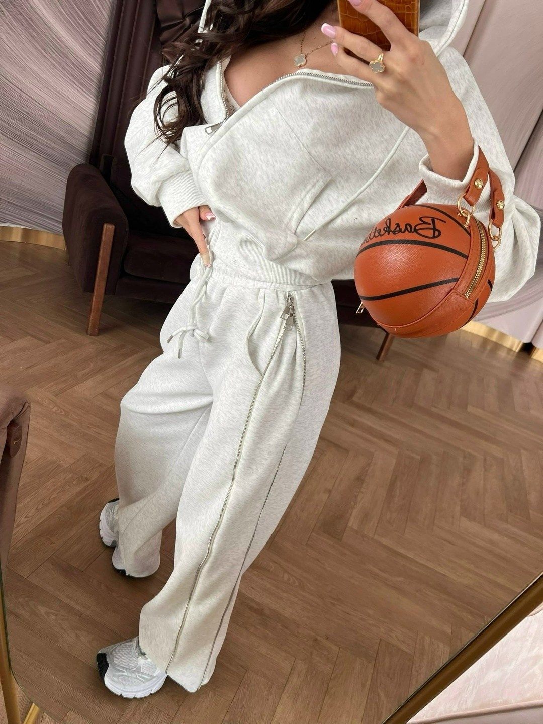 женский красный костюм miu miu,костюм спортивный женский,женские костюмы,костюм,красный женский костюм