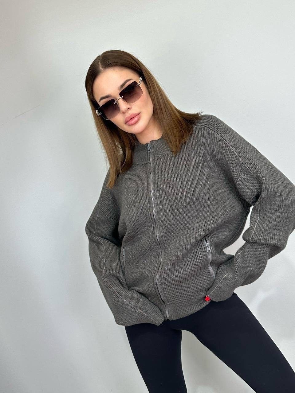 свитер вязаный оверсайз с горлом и молнией dh fashion,свитер женский серый,свитера женские,кардиган бомбер,стильный свитер