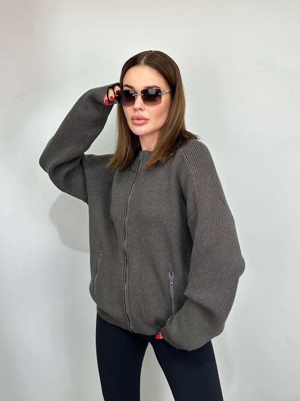свитер вязаный оверсайз с горлом и молнией dh fashion,свитер женский серый,свитера женские,кардиган бомбер,стильный свитер