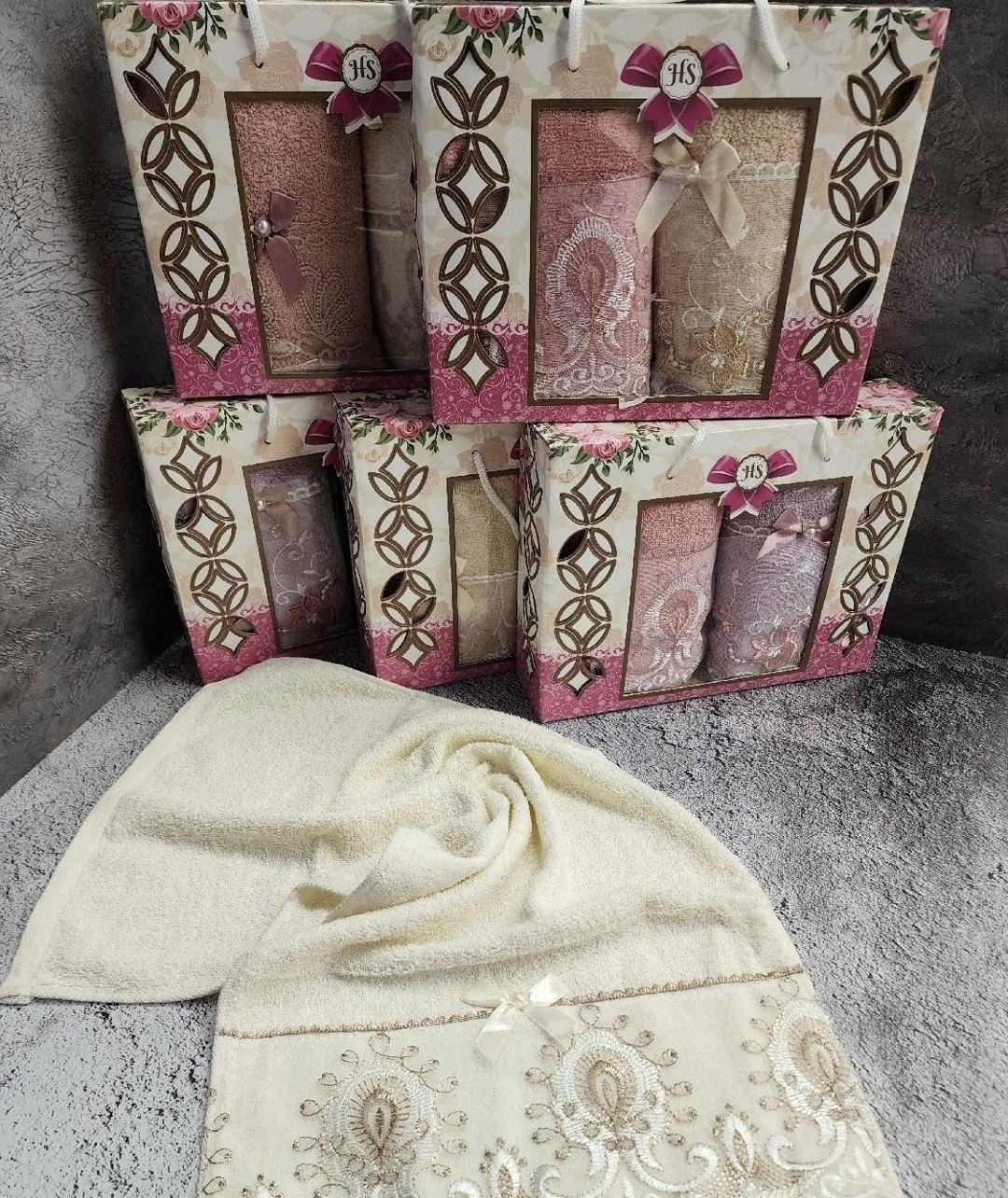 подарочные наборы полотенец,подарочный набор махровых полотенец,полотенец набор,набор полотенец в подарок,полотенца подарочная