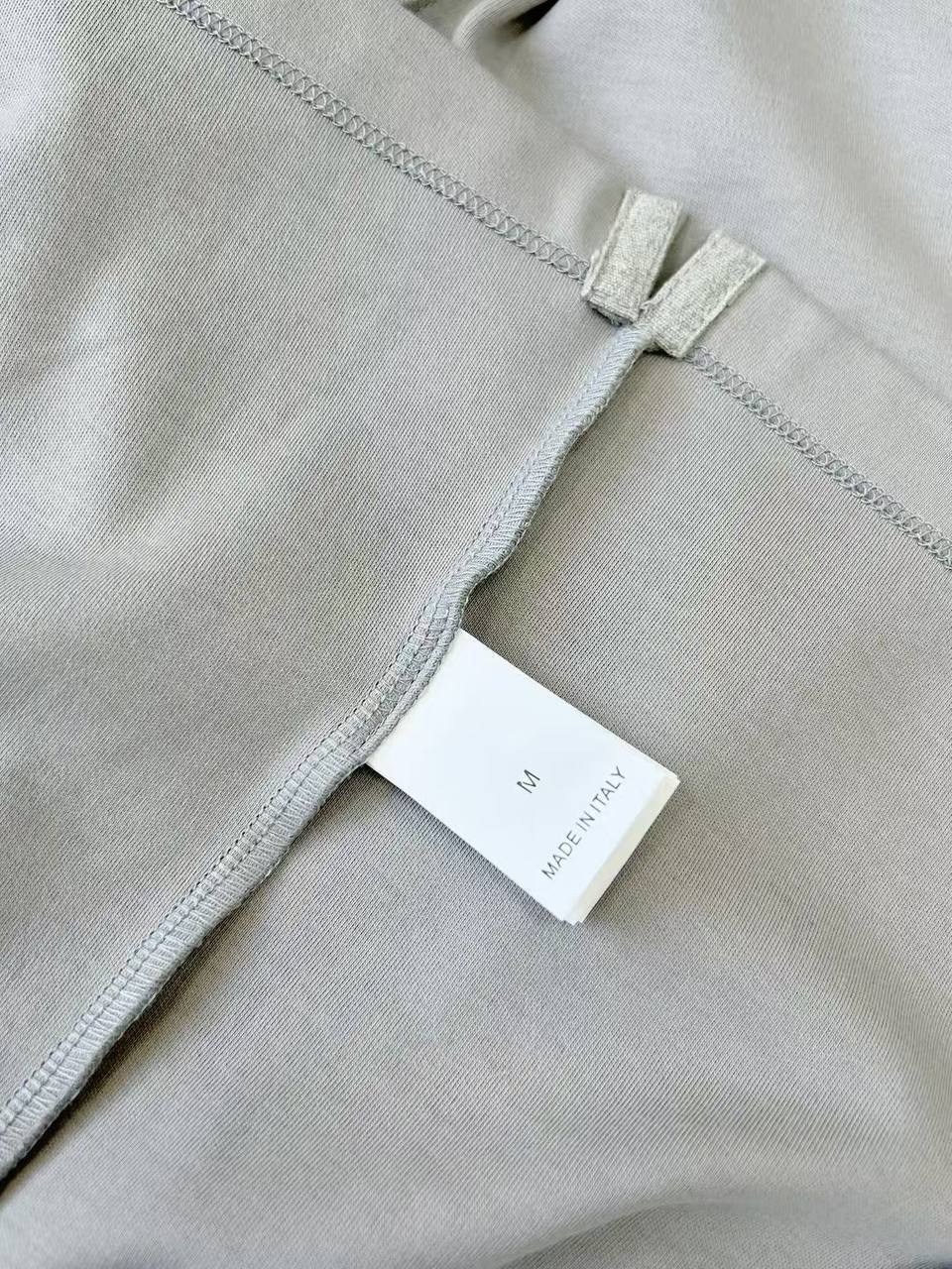 мужская футболка,футболка классика,футболка мужская серая,серая футболка,футболке