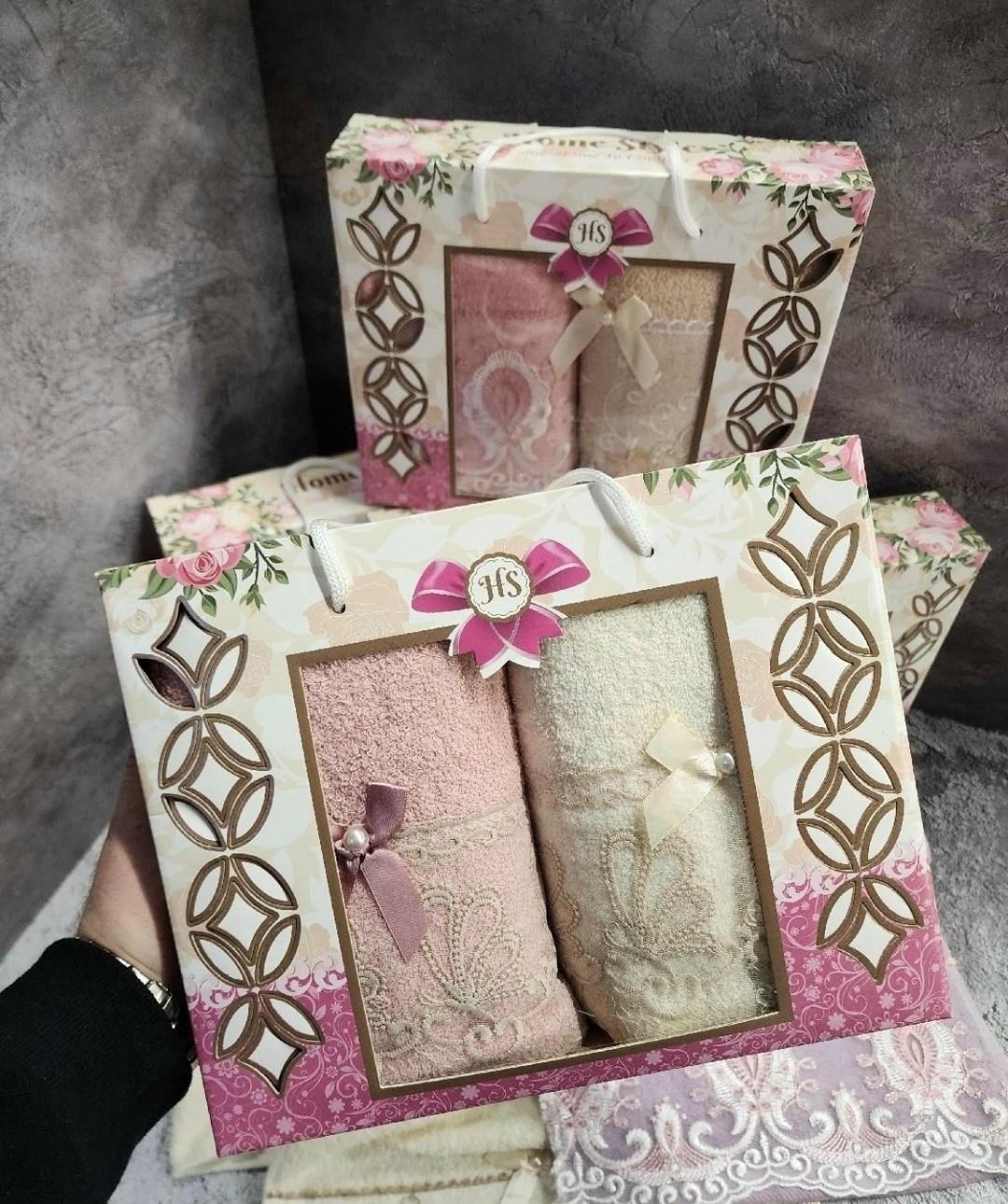 подарочные наборы полотенец,подарочный набор махровых полотенец,полотенец набор,набор полотенец в подарок,полотенца подарочная