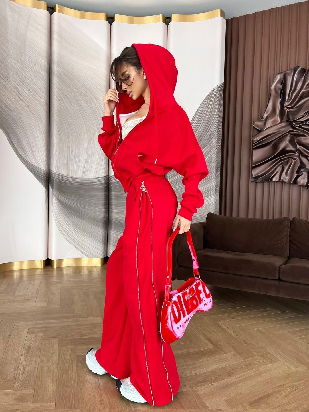 женский красный костюм miu miu,костюм спортивный женский,женские костюмы,костюм,красный женский костюм