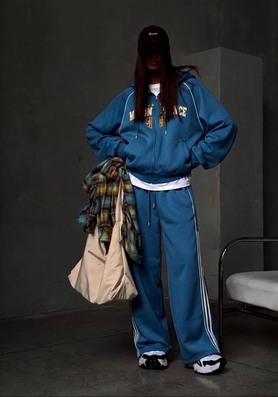 спортивный костюм,красные спортивные костюмы,костюм спортивный женский,спортивная одежда для женщин