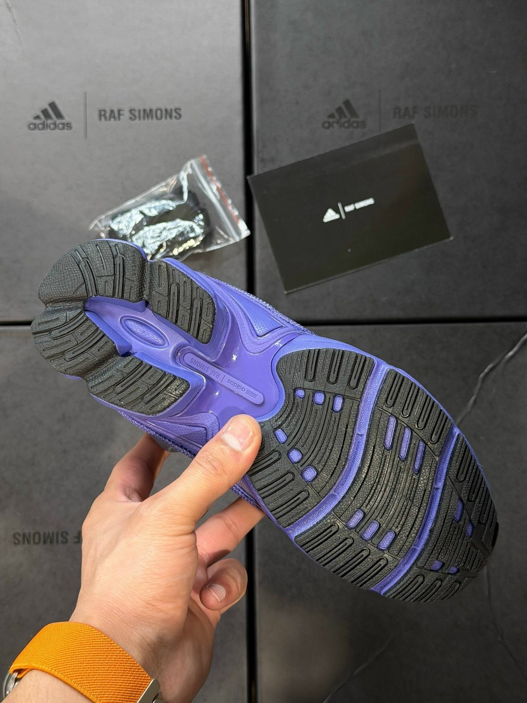 кроссовки adidas raf simons x ozweego 'tactile rose' розовый,adidas raf simons ozweego,adidas raf simons ozweego 3 red pink,adidas raf simons ozweego розовые красные туфли кроссовки,adidas x raf simon