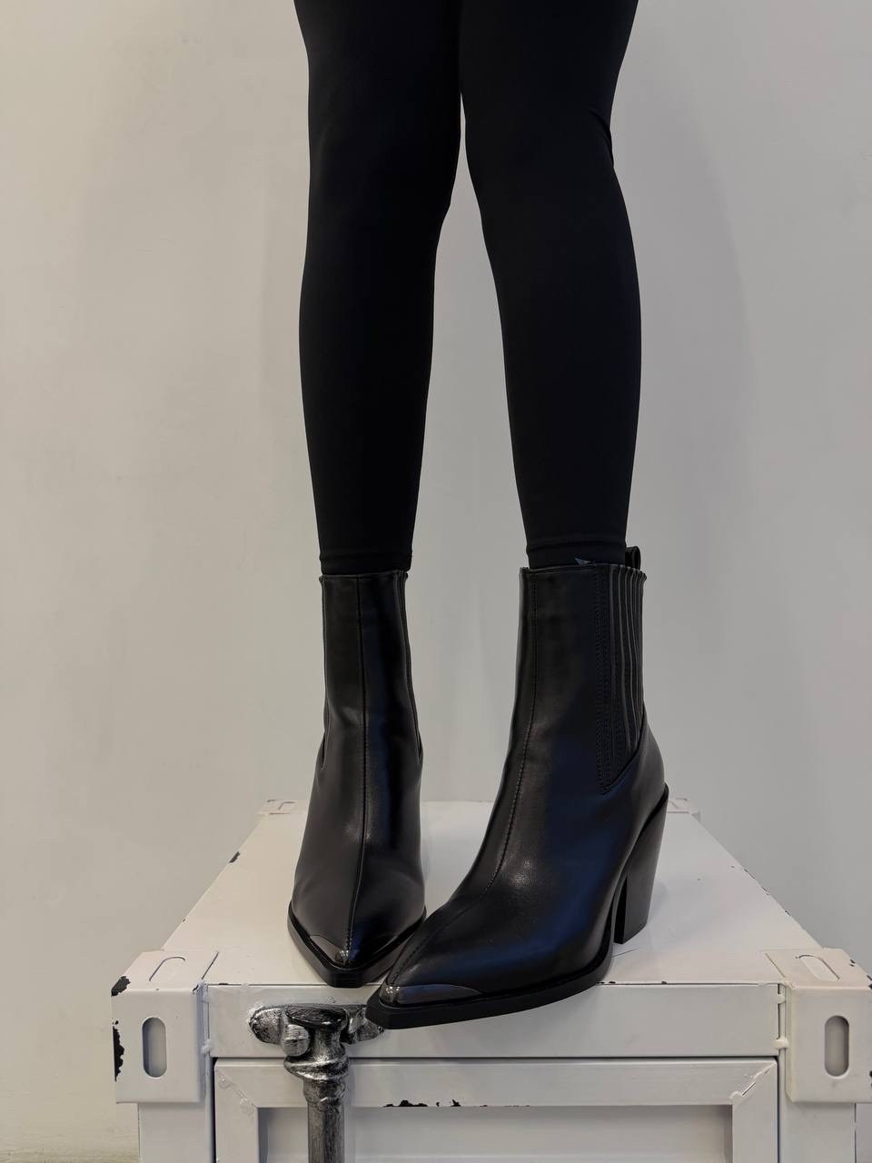 ,ботинки-казаки со скошенным каблуком befree, женская,женские ботильоны,ботильоны казаки