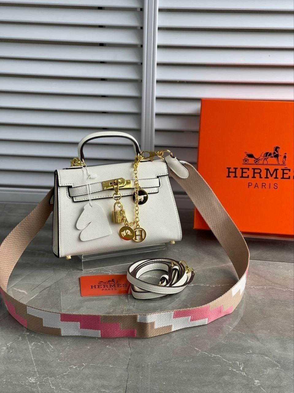 коробка для сумки 25 келли hermes,сумка брендовая в подарок hermes гермес,сумка женская маленькая hermes,сумка hermes,женская сумка hermes