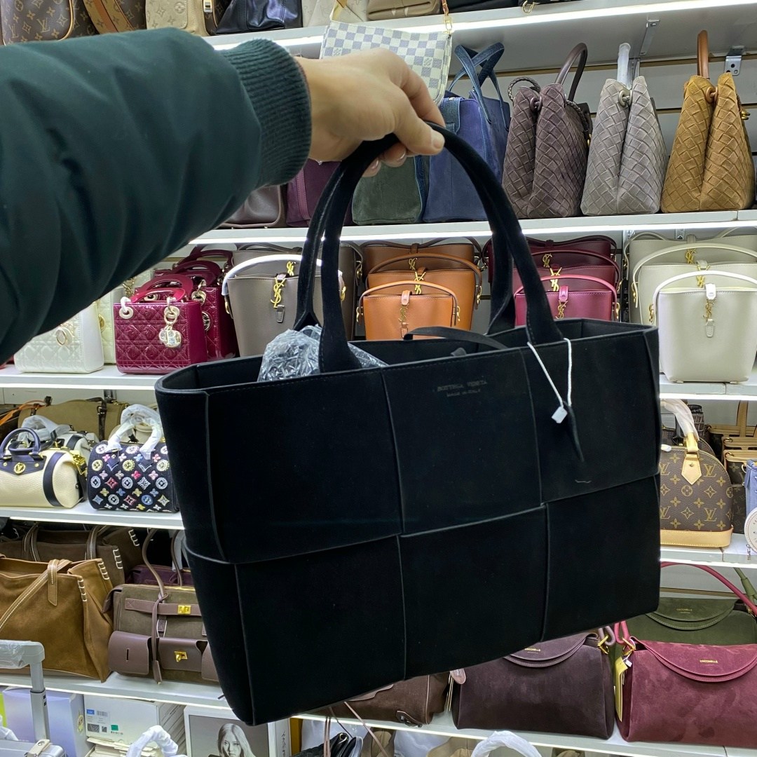 сумка женская bottega veneta,замшевая сумка,сумка замшевая женская,сумка bottega veneta arco замшевая,сумка шоппер боттега венета