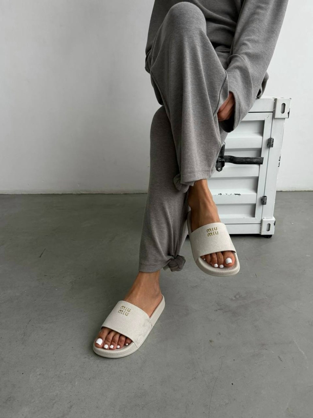 женские шлепанцы,шлепки женские,модные шлепки,женские босоножки, женская