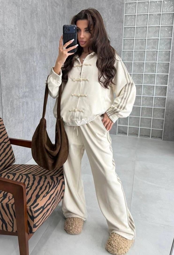 спортивный костюм,спортивный костюм женский,велюровый спортивный костюм,костюм классический,женские костюмы