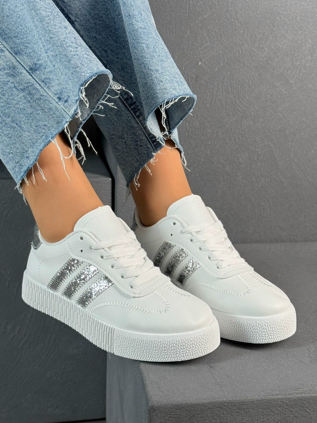 ,женские кроссовки adidas,кроссовки женские,белые кроссовки,кроссовки адидас женские