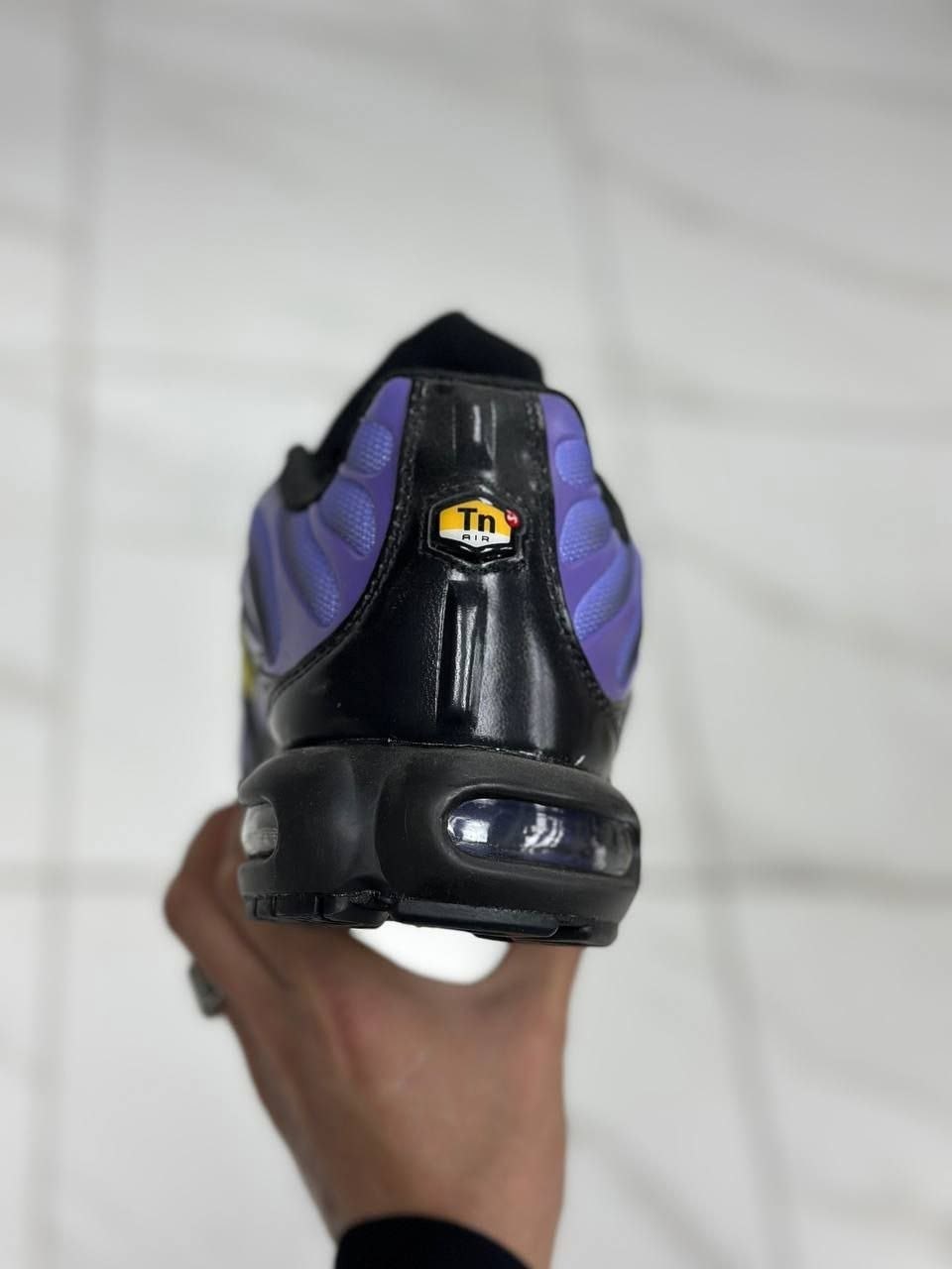 nike air max plus,supreme x nike air max plus tn,nike air max plus tn,кроссовки,nike tn supreme фиолетовые