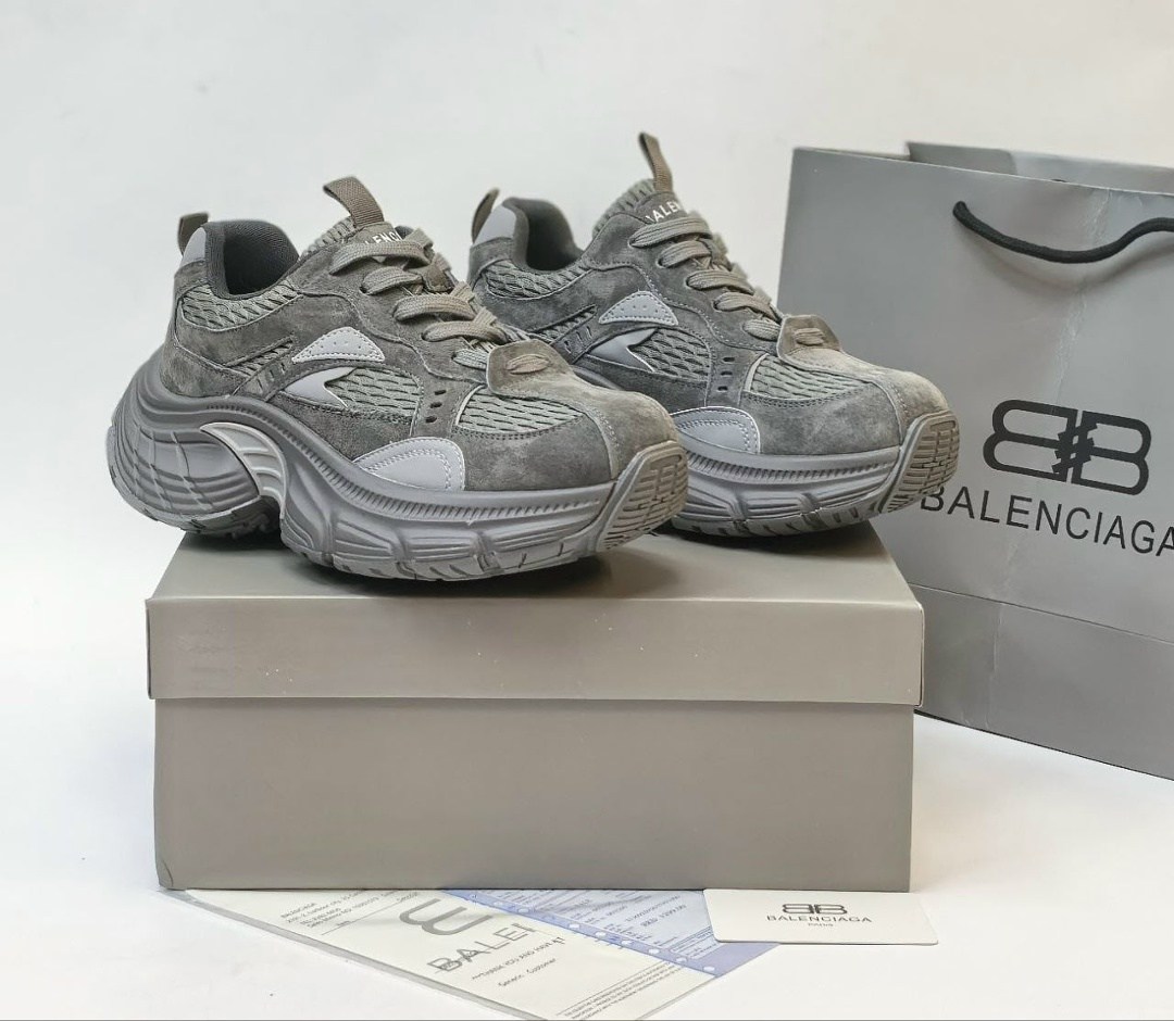 кроссовки женские balenciaga,кроссовки balenciaga,кроссовки balenciaga triple s,женские кожаные кроссовки balenciaga triple s серые,кроссовки на высокой подошве balenciaga