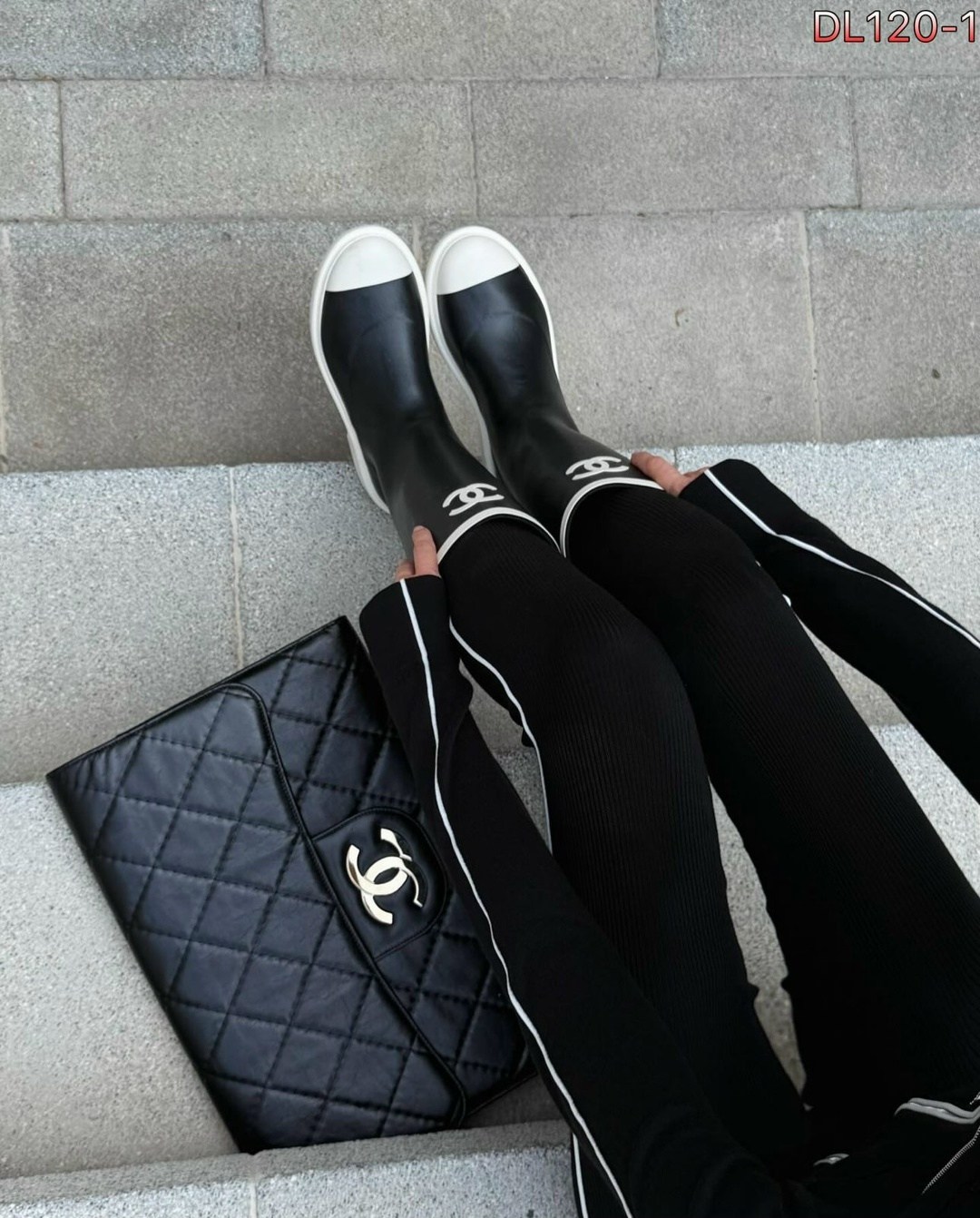 резиновые сапоги шанель,резиновые сапоги chanel,сапоги chanel,резиновые сапоги,модные сапоги