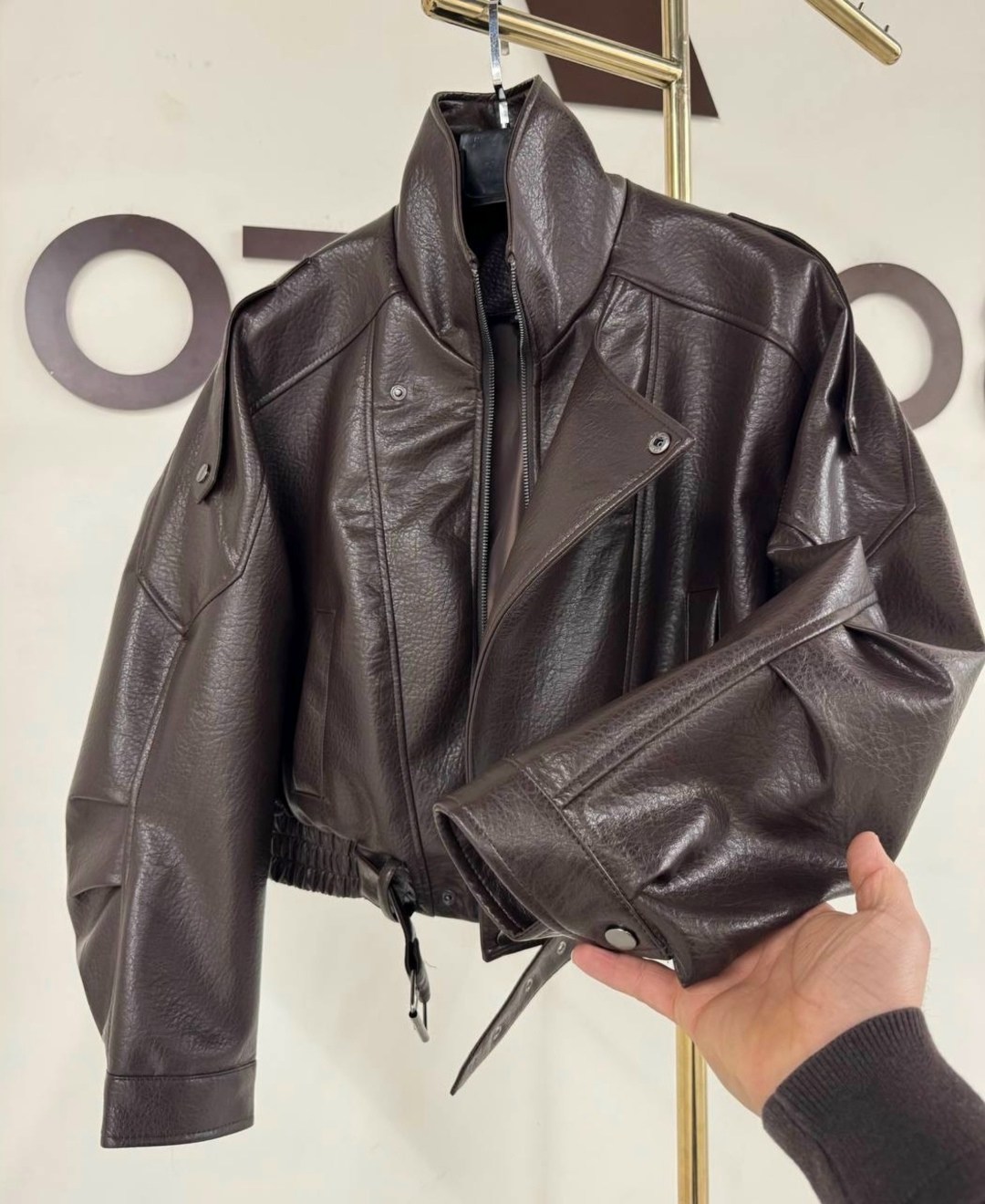 кожаная куртка,женская кожаная куртка,кожаная куртка женская nobrand ad166 черная 46-48 ru,женская куртка из искусственной кожи,кожаная куртка saint laurent