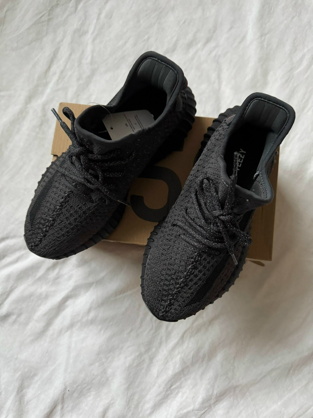 adidas yeezy boost 350 v 2,adidas yeezy boost 350,adidas yeezy boost 350 v2 black,yeezy boost 350 v 2,adidas yeezy boost