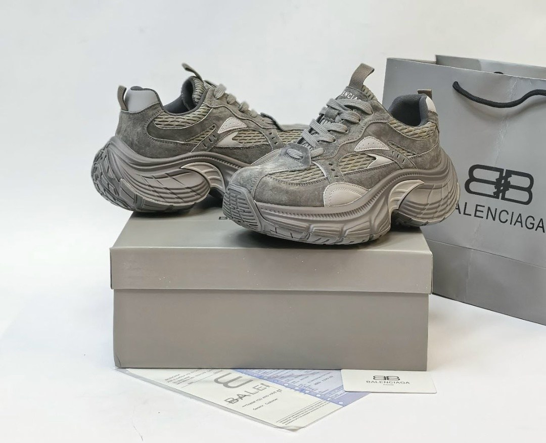 кроссовки женские balenciaga,кроссовки balenciaga,кроссовки balenciaga triple s,женские кожаные кроссовки balenciaga triple s серые,кроссовки на высокой подошве balenciaga