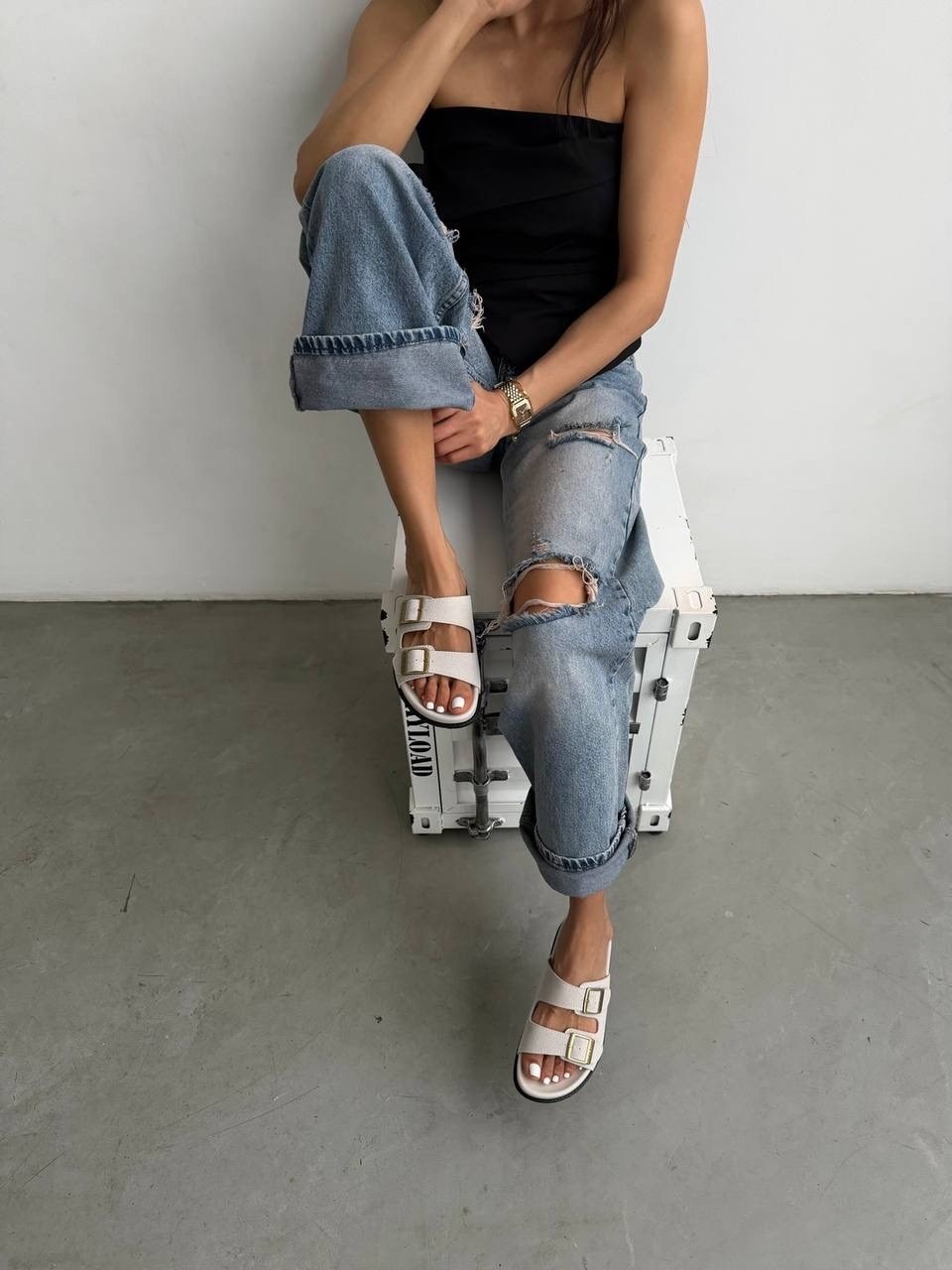 шлепанцы женские,,женские сандалии,модные шлепанцы,модные сандалии