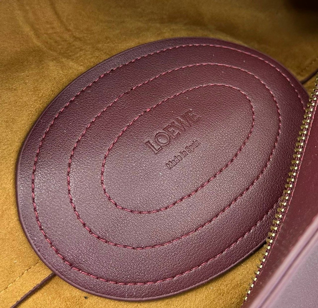 сумка loewe 33-15 см натуральная кожа,сумка женская loewe,сумка loewe,сумка loewe 33-15 см из натуральной кожи,сумка loewe 33-15 см натуральная кожа реплика