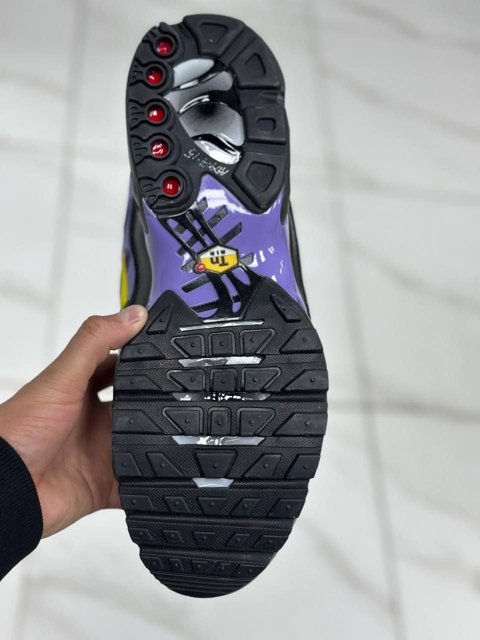 nike air max plus,supreme x nike air max plus tn,nike air max plus tn,кроссовки,nike tn supreme фиолетовые