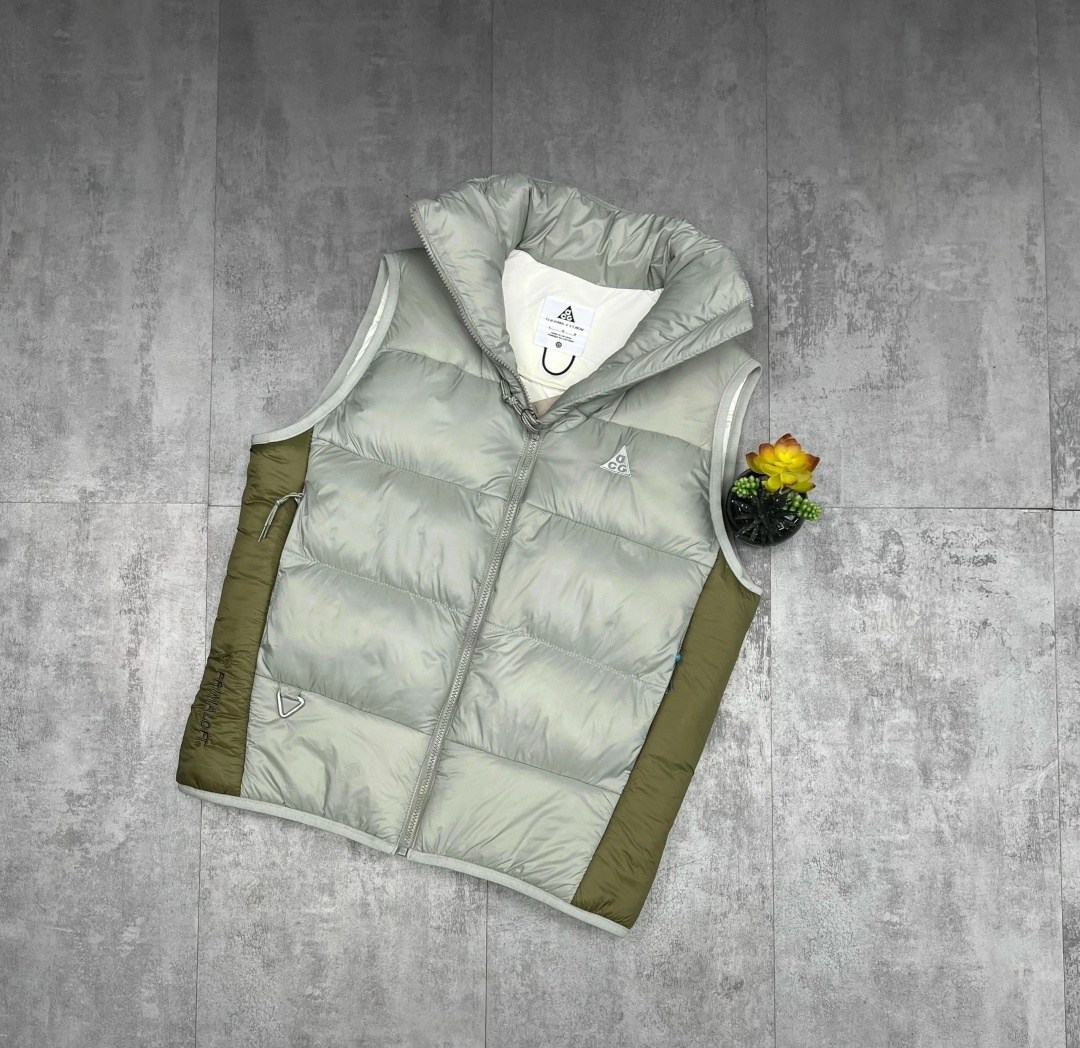 жилетка утепленная демисезонная безрукавка,двухсторонняя жилетка,жилетка утепленная демисезонная,жилет на синтепоне,жилетка nike acg