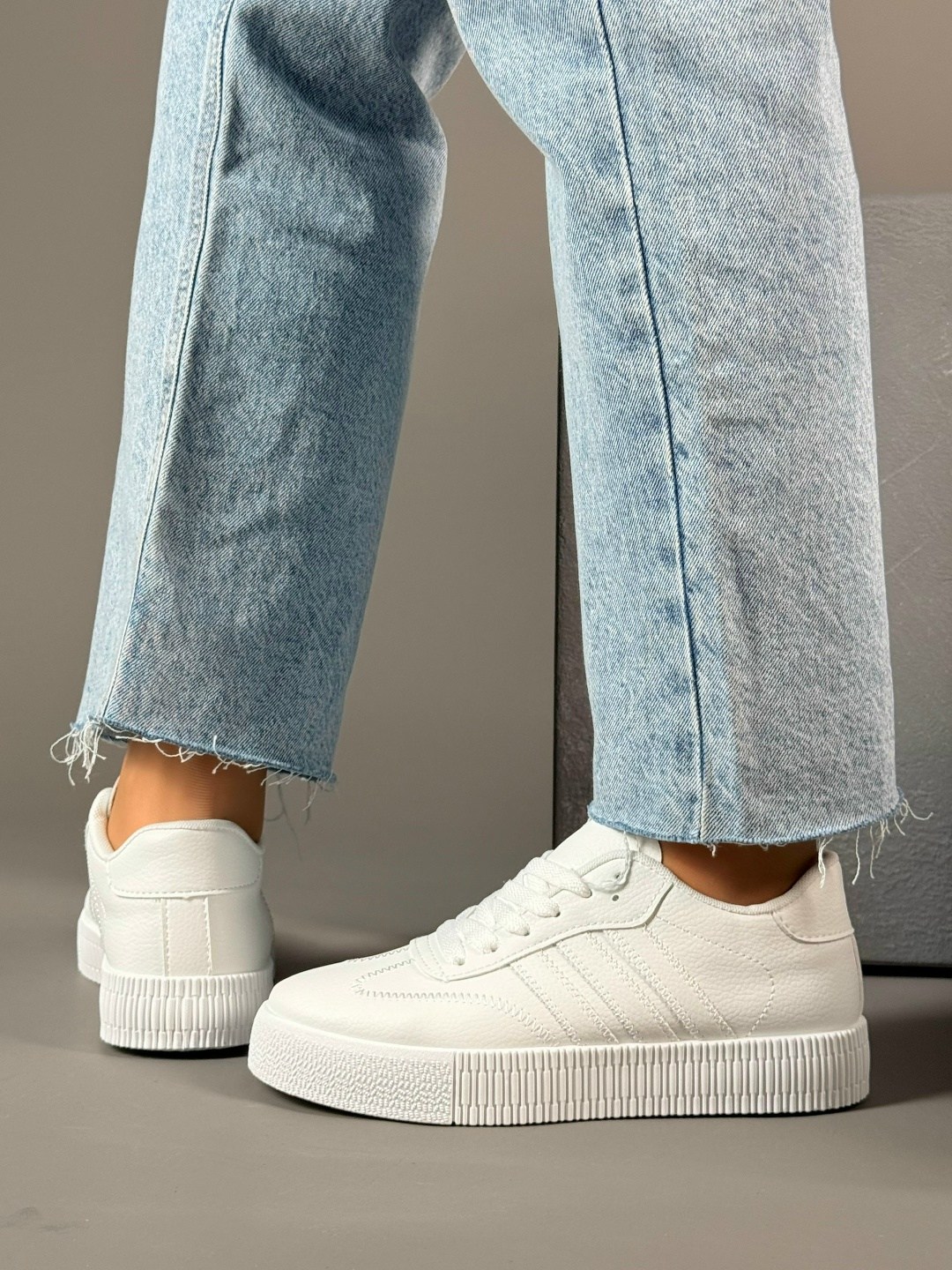 ,женские кроссовки adidas,кроссовки женские,белые кроссовки,кроссовки адидас женские