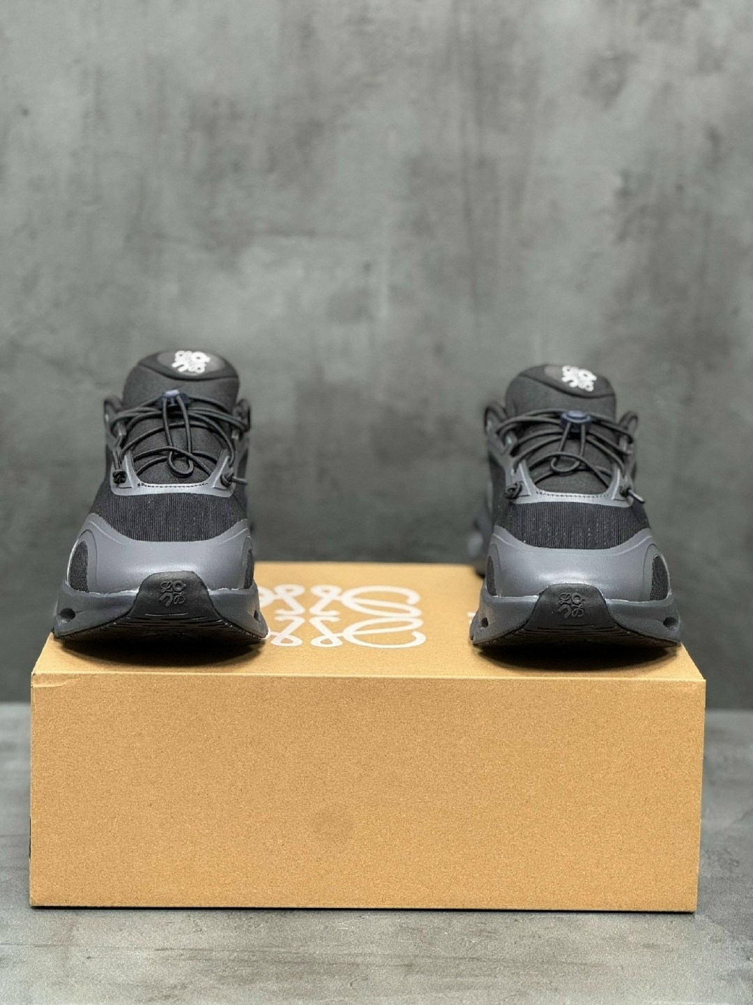 кроссовки,кроссовки on loewe x wmns cloudtilt 2 черный,кроссовки loewe,on cloud x loewe 9723 повседневная  кроссовки,мужские кроссовки