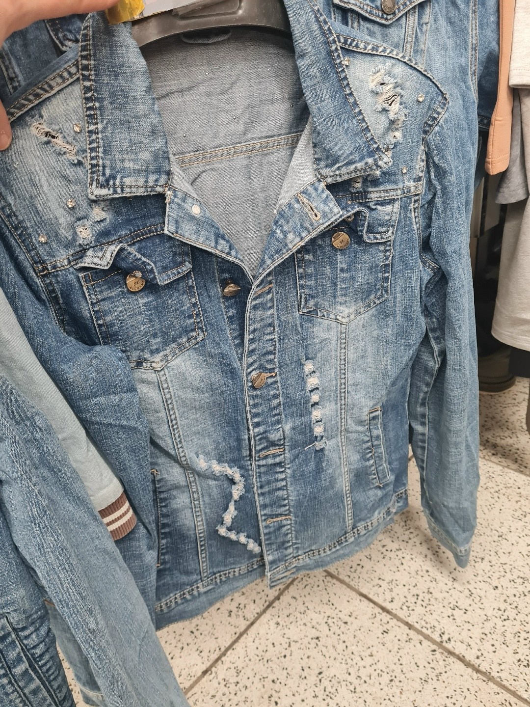 джинсовая куртка,джинсы женские,образ с джинсовкой,джинсах,голубые джинсы