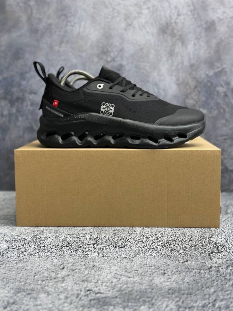 беговые кроссовки cloud hi водонепроницаемые черные on,кроссовки,черные кроссовки,кроссовки loewe,мужские кроссовки