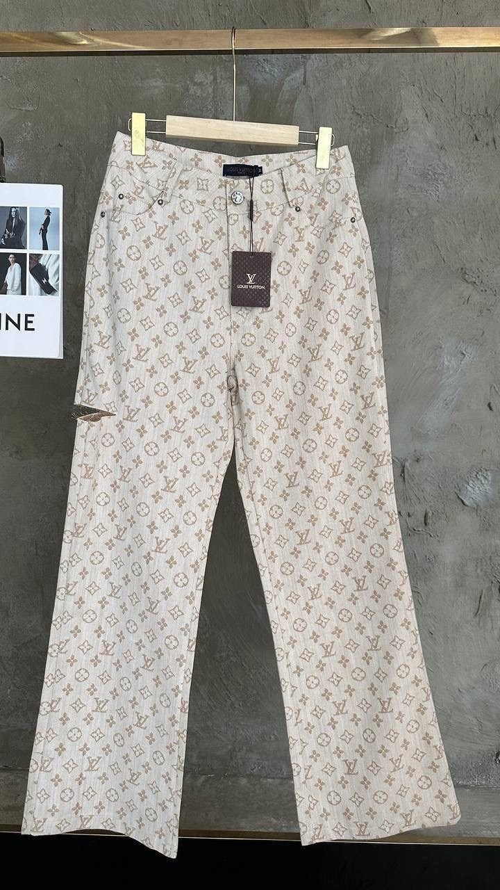 джинсы gucci,джинсы гуччи,джинсы louis vuitton мужские,джинсы louis vuitton,голубые широкие джинсы с логотипами louis vuitton