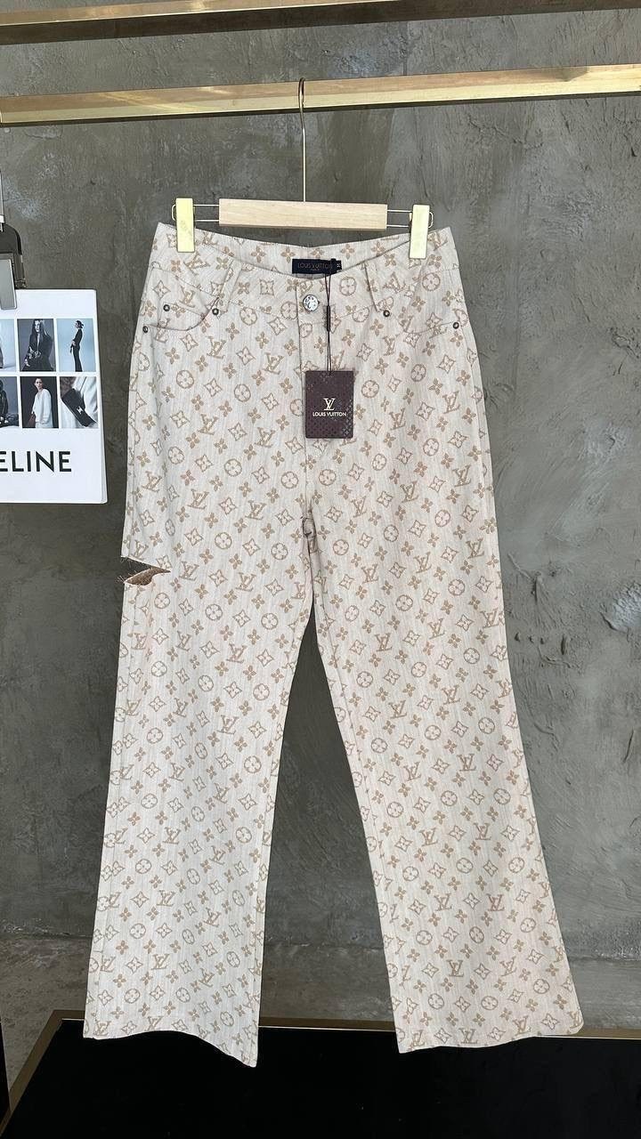 джинсы gucci,джинсы гуччи,джинсы louis vuitton мужские,джинсы louis vuitton,голубые широкие джинсы с логотипами louis vuitton