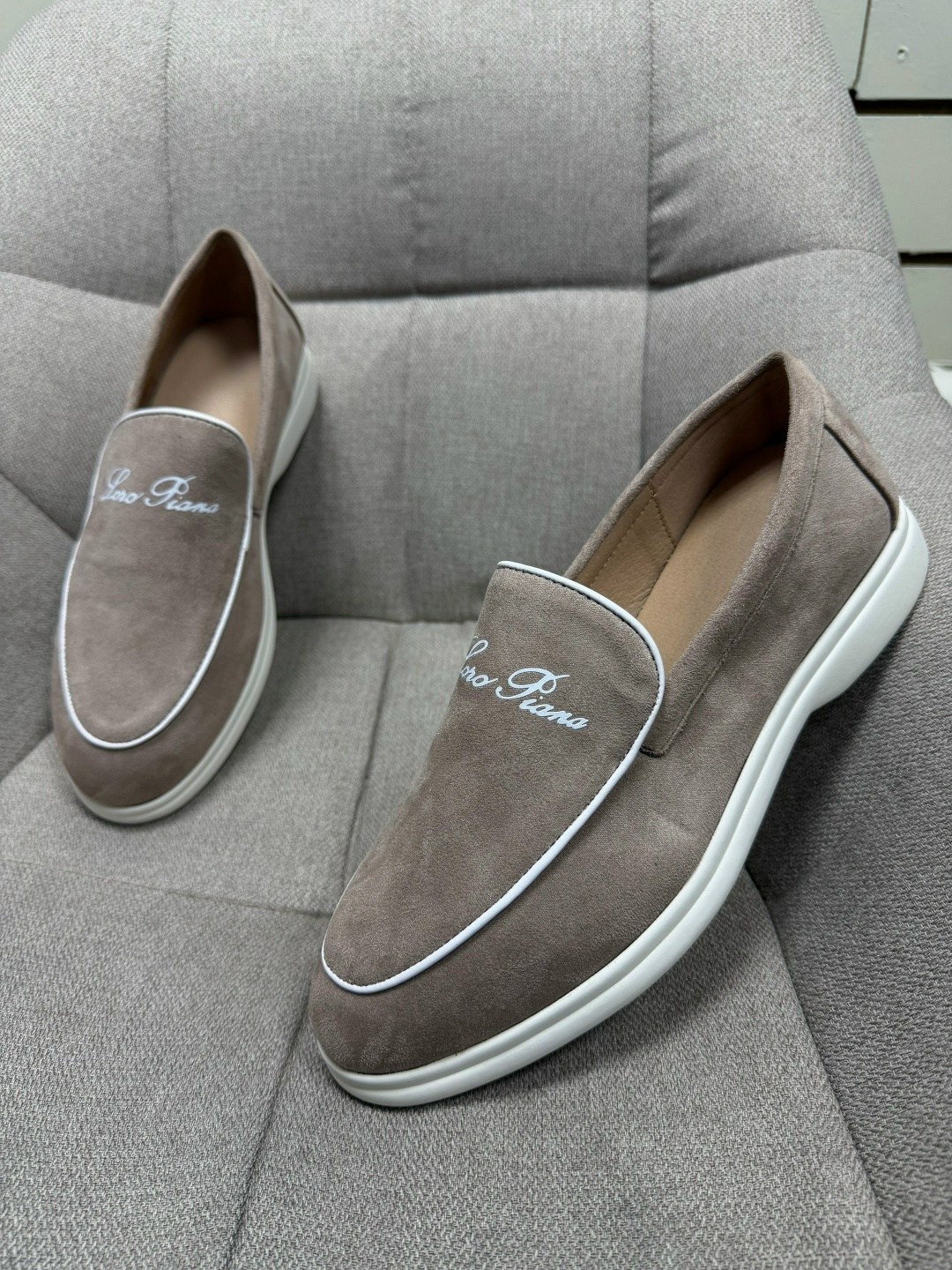 замшевые лоферы loro piana,лоферы loro piana,loro piana мужские замшевые лоферы summer walk,,лоферы из натуральной замши loro piana