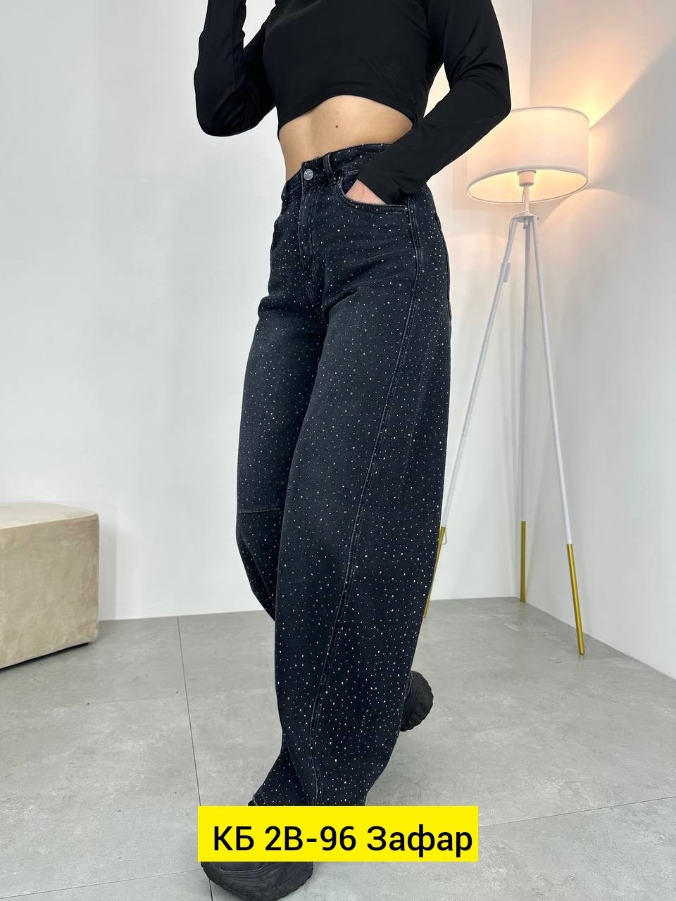 джинсы со стразами,женские джинсы,джинсы со стразами в золла,джинсы женские zolla 22333710v06199d0 черные,брюки джинсы