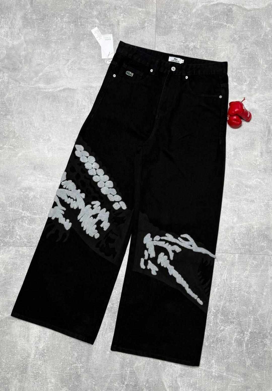 джинсы lacoste с крокодилом широкие,джинсы лакоста широкие мужские,джинсы lacoste из новой коллекции,джинсы lacoste с крокодилом dime,джинсы с крокодилом dime