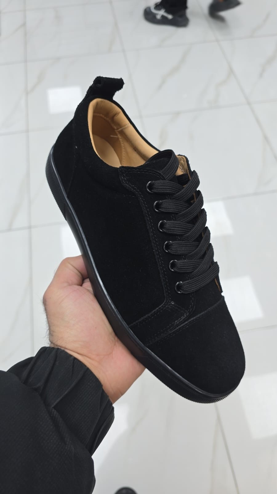 ,кроссовки christian louboutin,christian louboutin кеды с шипами,кеды мужские christian louboutin,кроссовки с шипами