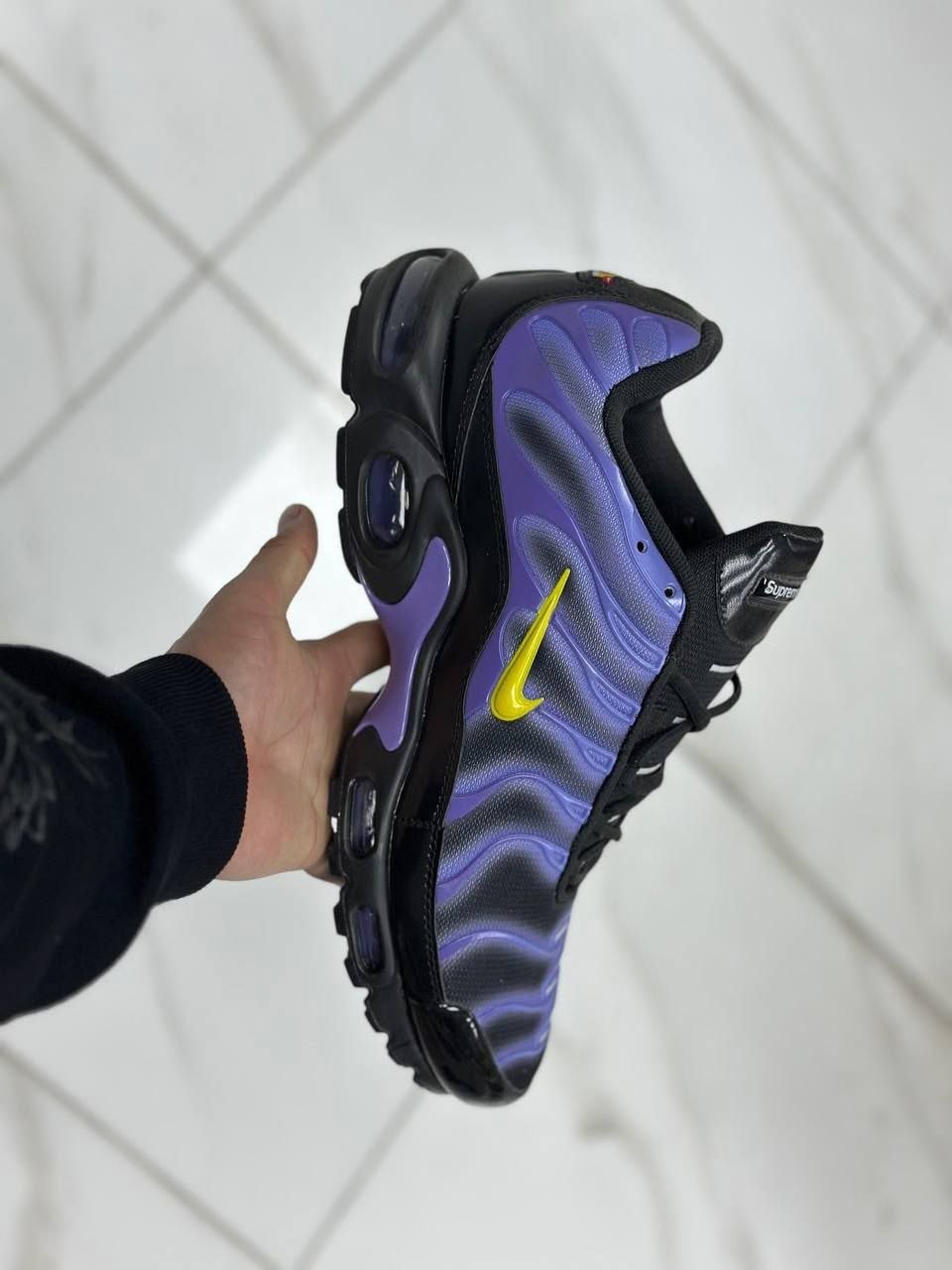 nike air max plus,supreme x nike air max plus tn,nike air max plus tn,кроссовки,nike tn supreme фиолетовые