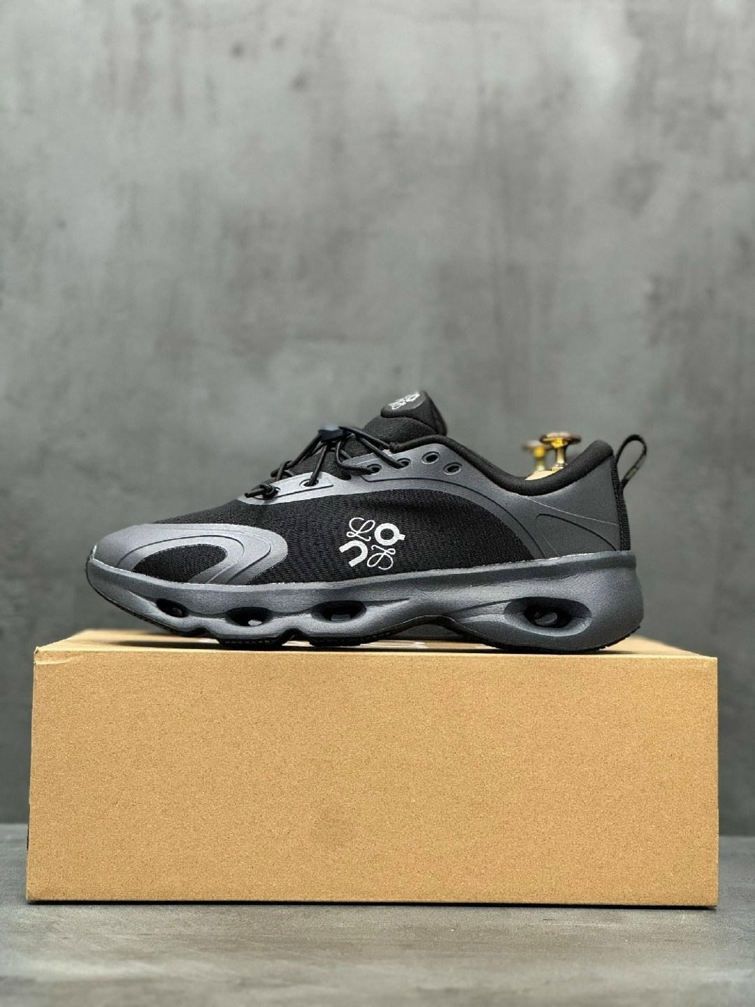 кроссовки,кроссовки on loewe x wmns cloudtilt 2 черный,кроссовки loewe,on cloud x loewe 9723 повседневная  кроссовки,мужские кроссовки