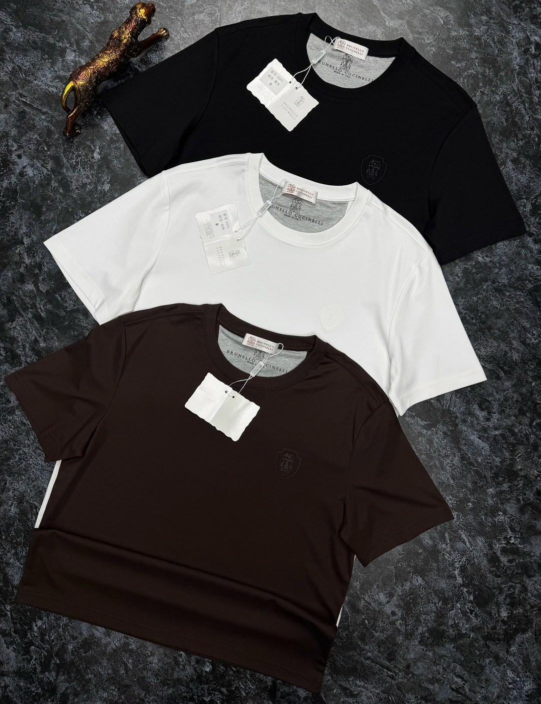 коричневая футболка,мужская футболка,футболки мужские брендовые,футболка,футболки для мужчин