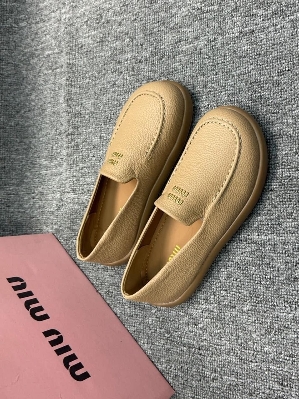 ,лоферы miu miu,модные лоферы,туфли женские miu miu,женские лоферы