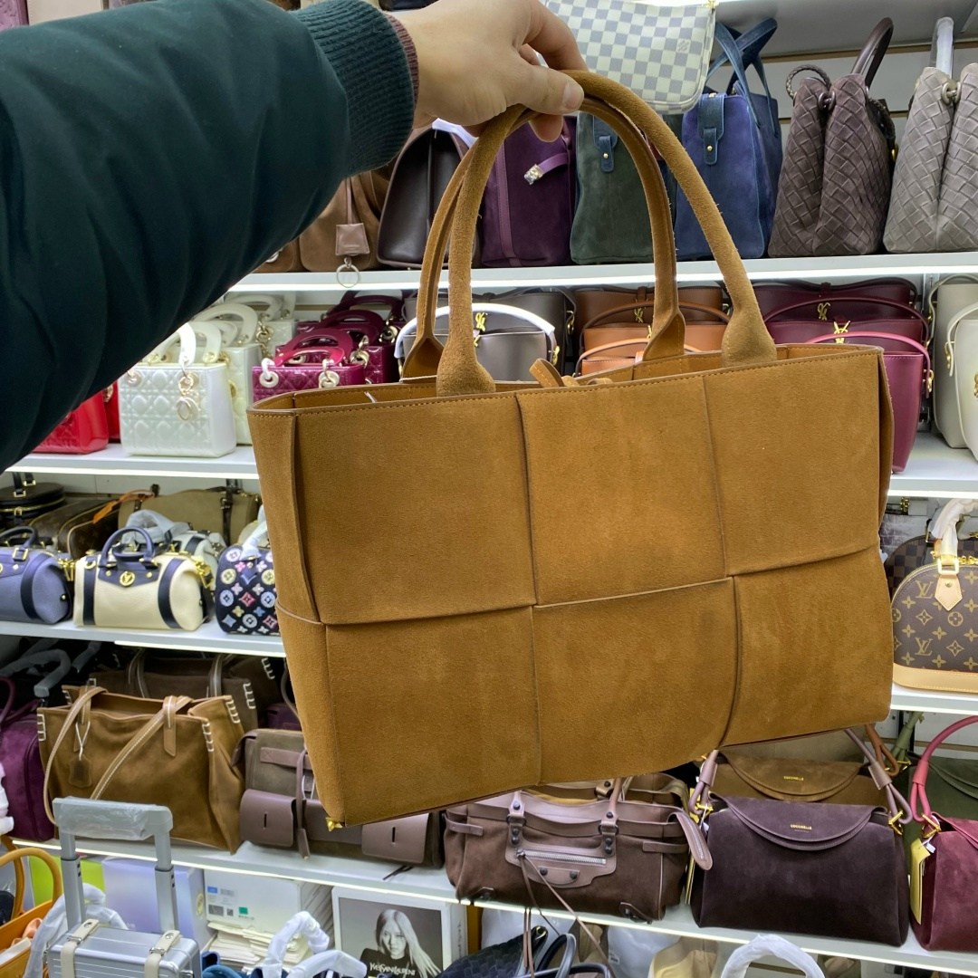 сумка женская bottega veneta,замшевая сумка,сумка замшевая женская,сумка bottega veneta arco замшевая,сумка шоппер боттега венета